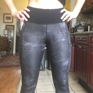 Lululemon Women's snakeskin leggings